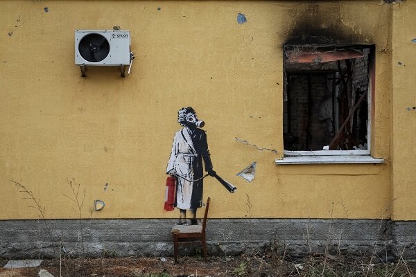 ۱۲سال حبس درانتظار سارق گرافیتی «زنی با کپسول آتشنشانی» در کی‌یف