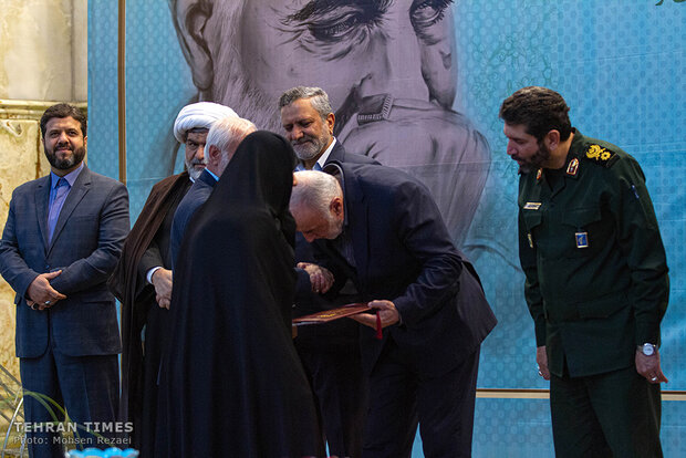 To honor great martyrs; labor ministry staff mark memory of General Soleimani