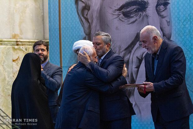 To honor great martyrs; labor ministry staff mark memory of General Soleimani