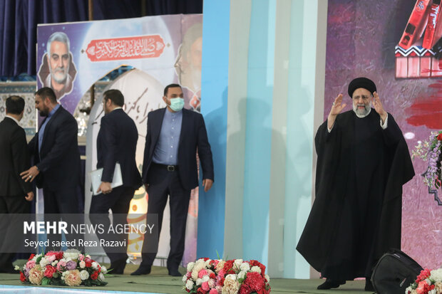 حجت الاسلام سید ابراهیم رئیس رئیس جمهور در مراسم سومین سالگرد شهادت سردار سلیمانی در مصلی تهران حضور دارد