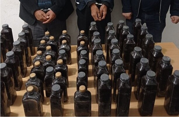 کشف محموله ۵۰ کیلوگرمی مواد مخدر در رشت/ ۳ قاچاقچی دستگیر شدند