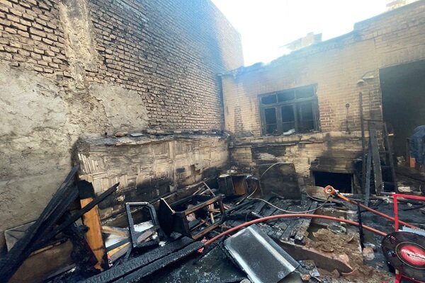 فوت یک نفر در حادثه آتشسوزی در خیابان خاوران فوت یک نفر در حادثه آتشسوزی در خیابان خاوران