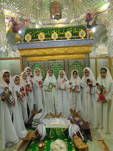 آئین عبادت و بندگی در امامزاده عبدالمهیمن (ع) بوشهر برگزار شد