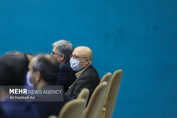 محمد علی زلفی گل وزیر علوم در جلسه شورای عالی فضایی حضور دارد