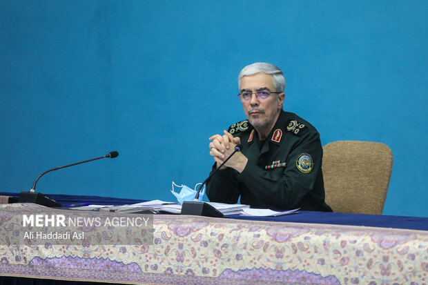 سرلشگر محمد باقری رئیس ستاد کل نیروهای مسلح در جلسه شورای عالی فضایی حضور دارد
