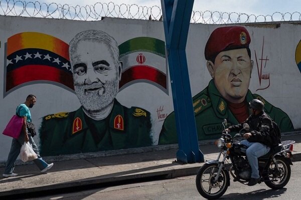 نصب دیوار نگاره سردار شهید «قاسم سلیمانی» در پایتخت ونزوئلا