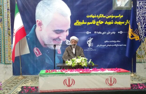 شهید سلیمانی تشنه خدمت به مردم بود