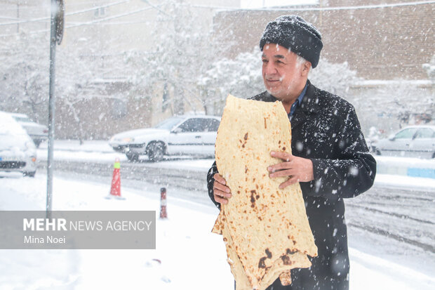 ایرانی صوبہ تبریز میں موسم سرما کی پہلی برف باری