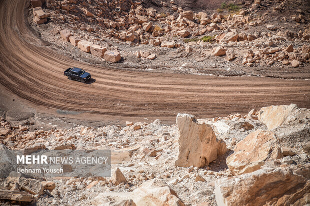 یک معدن و دردسرهای بسیار/ آلبلاغ همچنان درگیر روندهای اداری