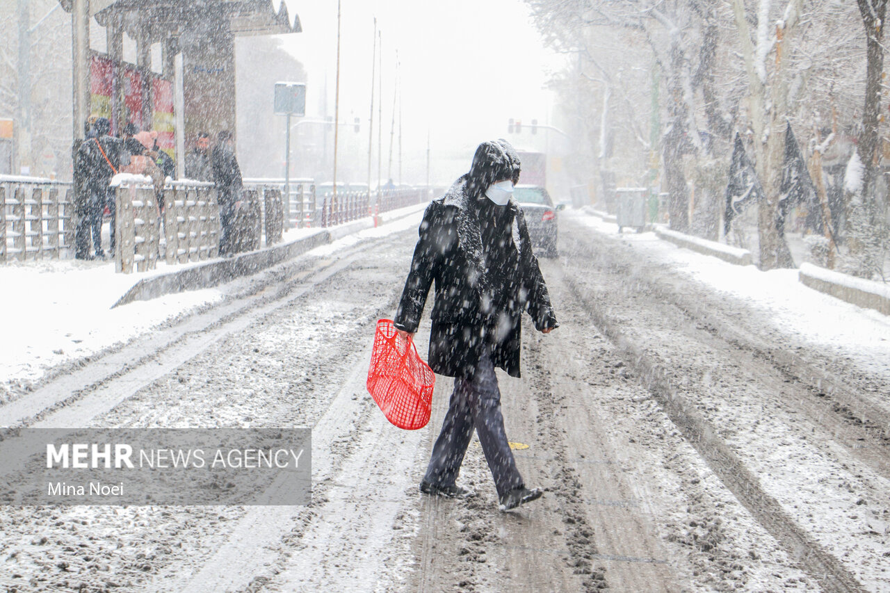 ایرانی شہر تبریز میں موسم سرما کی پہلی برف باری
