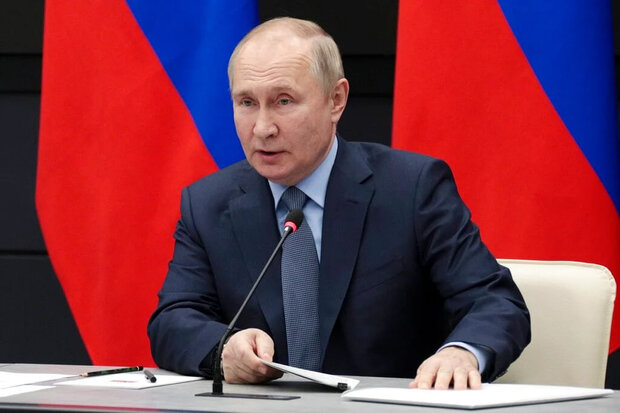 Putin issues new nuclear warnings to West over Ukraine Putin issues new nuclear warnings to West over Ukraine