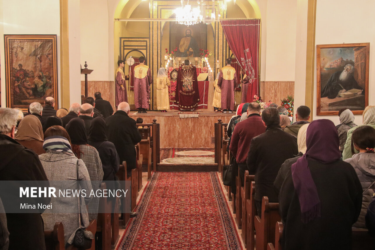 Mehr News Agency - Religious rituals at Saint Mary Church of Tabriz