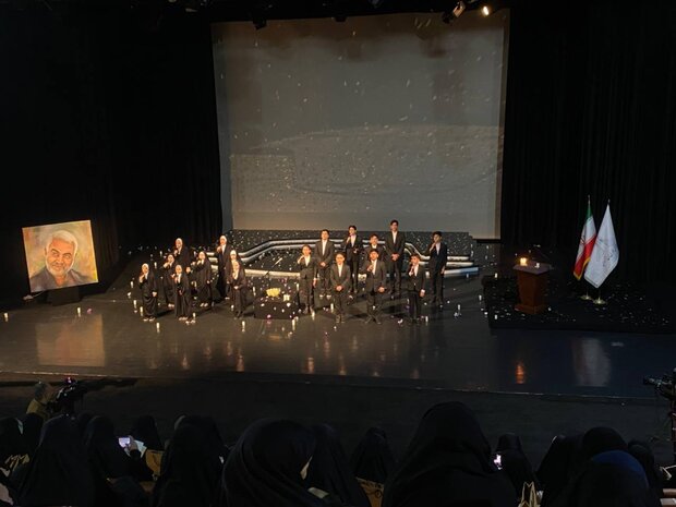 زنان میتوانند مسائل فرهنگی را به نسل آینده منتقل کنند