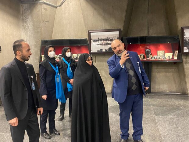 زنان میتوانند مسائل فرهنگی را به نسل آینده منتقل کنند