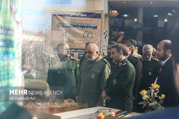 Ceremony to open Basij projects to eradicate poverty
