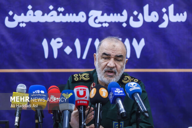 Ceremony to open Basij projects to eradicate poverty
