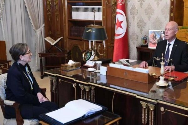 Tunus'ta kriz: Ticaret Bakanı görevden alındı