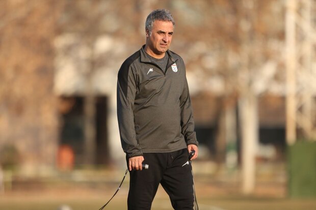 مربیان ایرانی بهتر از خارجیها داریم/ عملکرد استقلال عجیب است