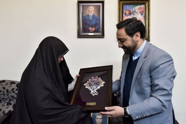 ضرورت جهاد تبیین برای آشنایی نسل امروز با خانوادههای شهدا ضرورت جهاد تبیین برای آشنایی نسل امروز با خانوادههای شهدا