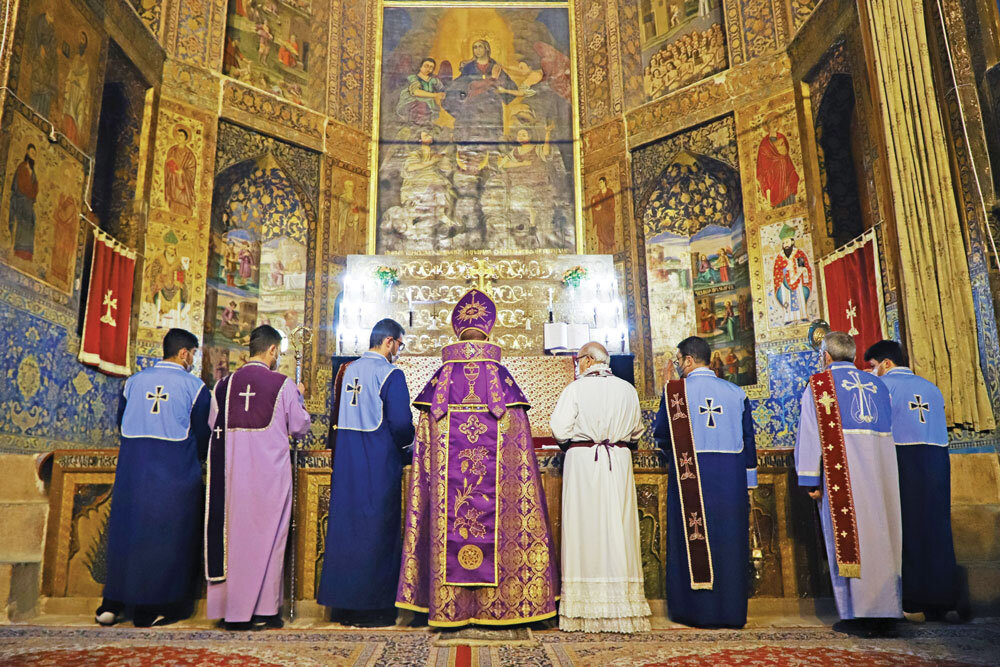 Iranian Armenians celebrate Christmas
