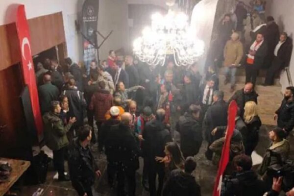 Kars Sarıkamış'ta otelin tavanı çöktü; 32 kişi yaralı