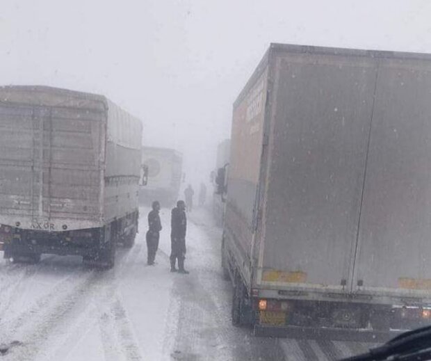 سنوورێکی بازرگانی لە نێوان ئێران و هەرێمی کوردستان داخرا