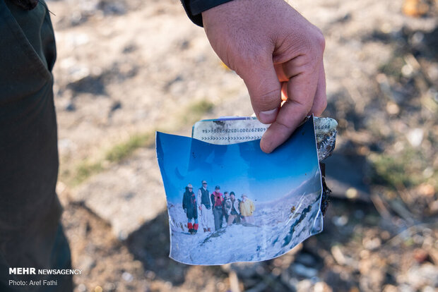 یکی روی کاغذ نوشته بود: ما داریم سقوط میکنیم، یا حسین...