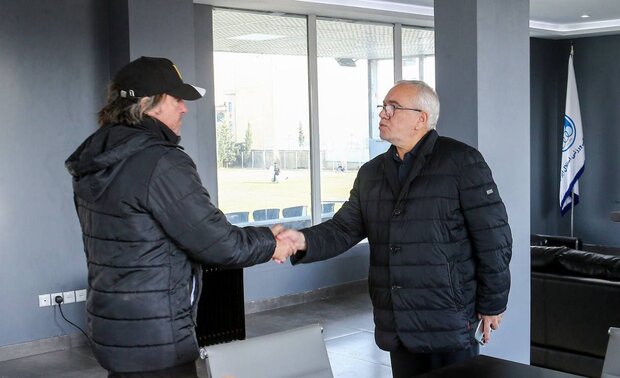 تبریک مدیرعامل به سرمربی استقلال بابت یک برد حذفی