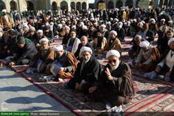 Large gathering at Qom against infamous French magazine