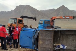 حادثه برخورد خودرو جرثقیل با نیسان در خمینی شهر یک مصدوم داشت