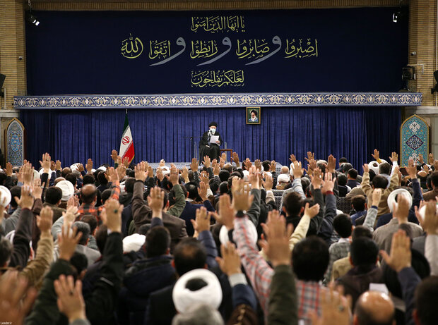 کشور نیازمند کارهای بزرگ و تحولی است/ جهاد تبیین را جدی بگیرید کشور نیازمند کارهای بزرگ و تحولی است/ جهاد تبیین را جدی بگیرید