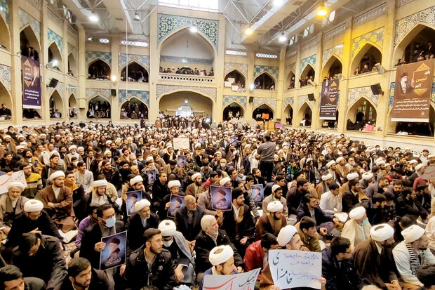 Charlie Hebdo Meşhed kentinde protesto edildi Charlie Hebdo Meşhed kentinde protesto edildi