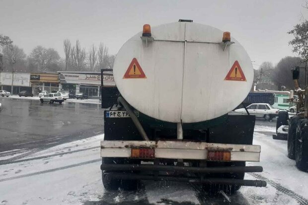 محلولپاشی در تبریز ایدهای دوستدار محیطزیست/ نمک حذف شد محلولپاشی در تبریز ایدهای دوستدار محیطزیست/ نمک حذف شد