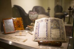 آثار وقفی و اهدایی ۱۳ بانوی نیکوکار در موزه ملک به نمایش درمی‌آید