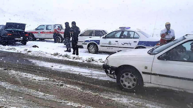 قطع برق ۶ روستا و مسدود شدن راه‌های روستایی شهرستان کلات