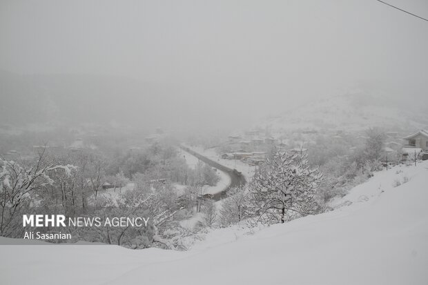 بارش برف در گردنه حیران آستارا