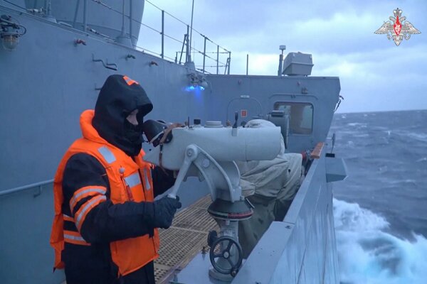 رزمایش کشتی جنگی روسیه با موشک‌های هایپرسونیک