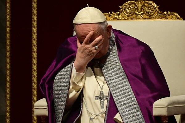 پاپ فرانسیس در بیمارستانی در ایتالیا بستری شد