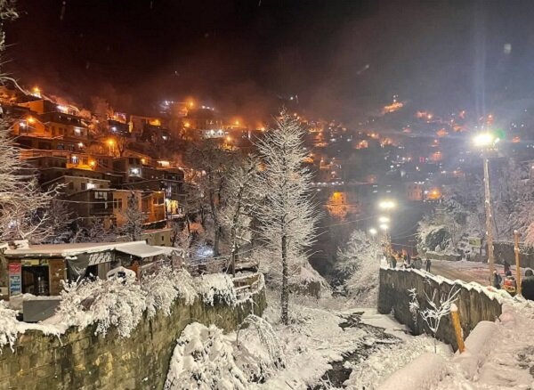 İran'ın turstlik kenti Masule kara büründü İran'ın turstlik kenti Masule kara büründü