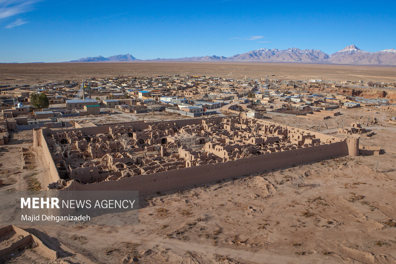 Mehr News Agency - Ernan Castle; magnificent adobe castle in heart of desert