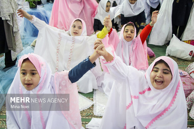 جشن شکوفایی پنج هزار نفری دانش آموزان دختر تبریز