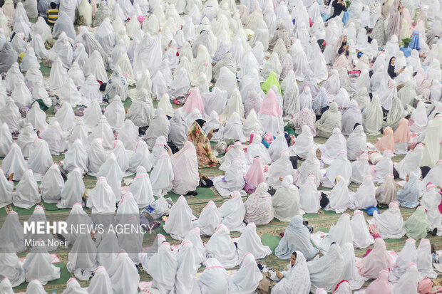 ایرانی شہر تبریز میں 5000 سے زائد بچیوں کی موجودگی میں "جشن بہار عبادت" کا انعقاد
