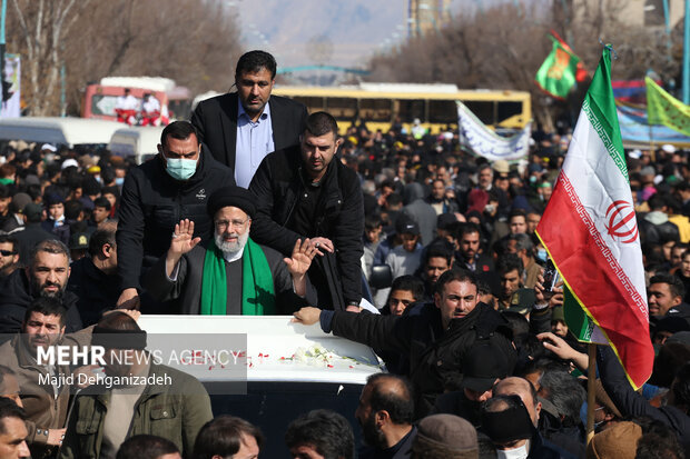 ایرانی صوبہ یزد میں آیت اللہ رئیسی کا پرتباک استقبال

