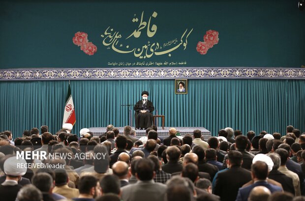 رہبر معظم انقلاب اسلامی سے ذاکرین ، شعراء اور مداحوں کی ملاقات+تصاویر