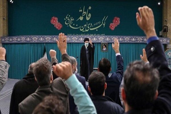 قائد الثورة الإسلامية: القوة هي العامل الأساسي في إضعاف معنويات العدو 