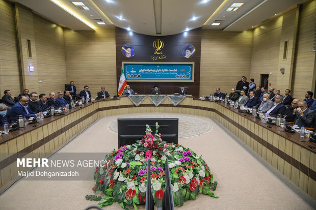 نشست طلایه‌داران پیشرفت استان یزد با رئیس جمهور