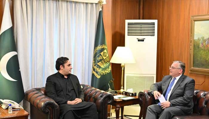 پاکستانی وزیر خارجہ اور امریکی سفیر ڈونلڈ بلوم کی ملاقات