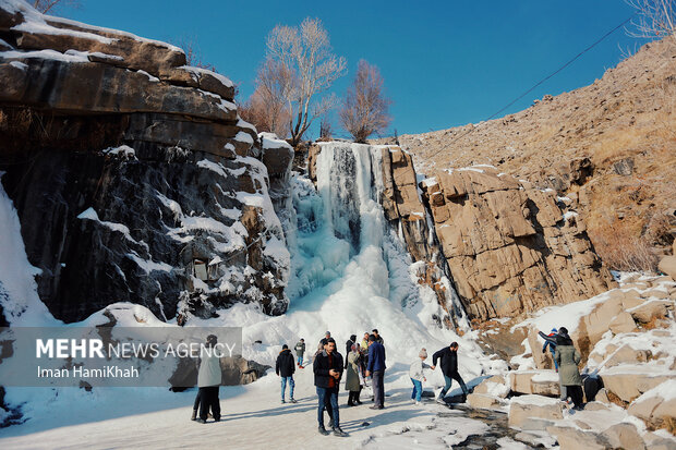 منجمد شدن آبشار گنجنامه همدان