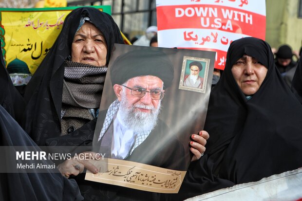 راهپیمایی مردم زنجان در محکومیت نشریه فرانسوی
