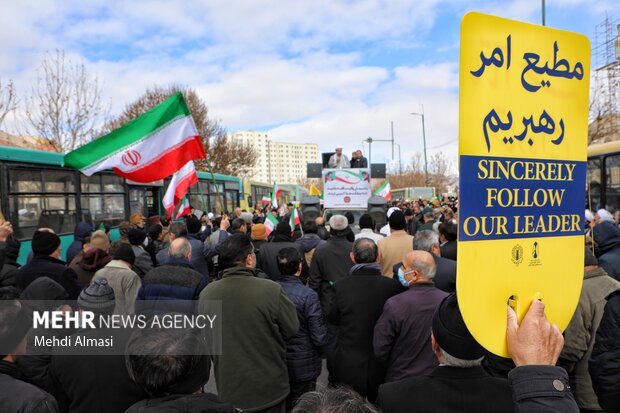 راهپیمایی مردم زنجان در محکومیت نشریه فرانسوی